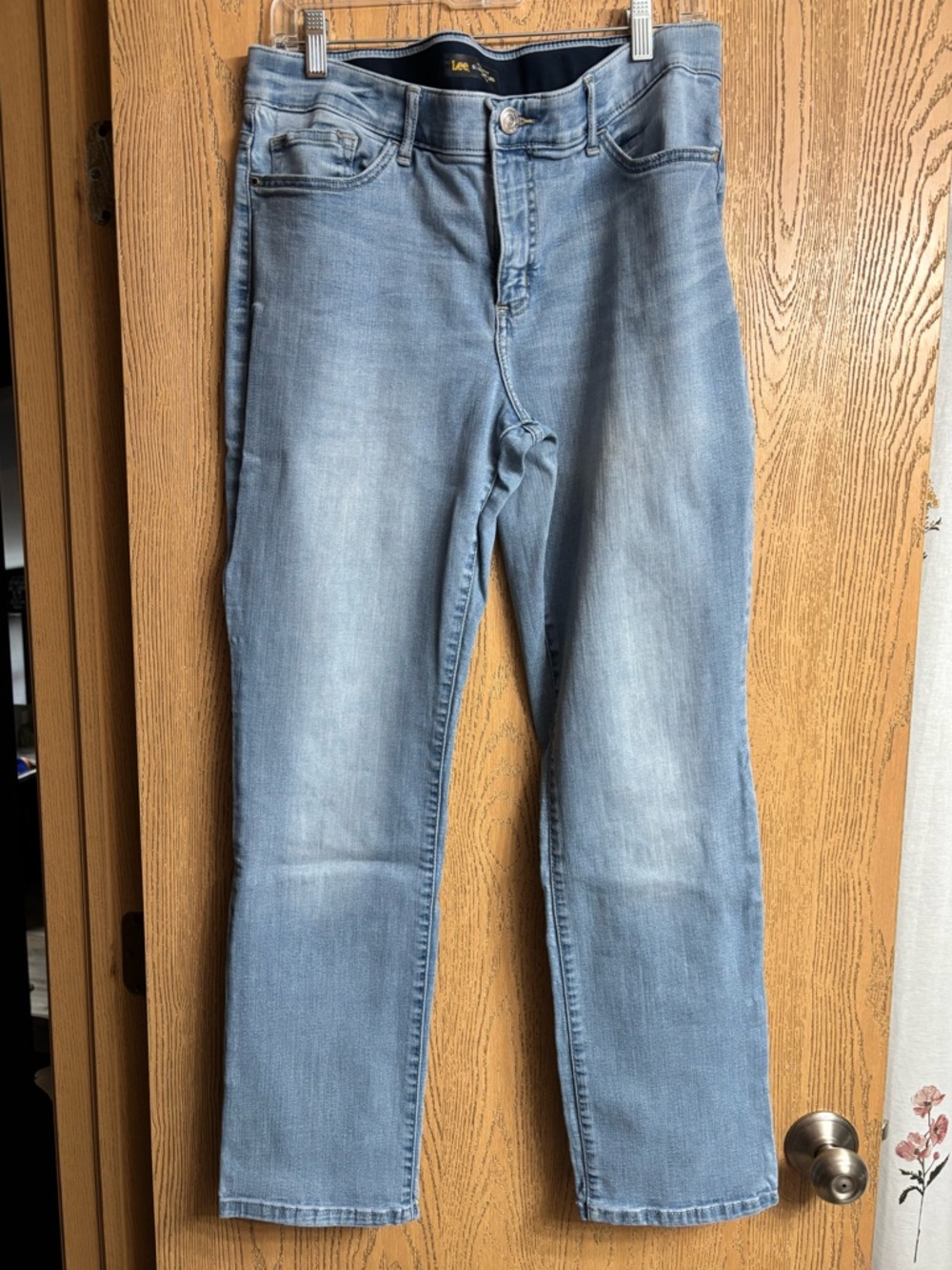 Lee Women's Light Wash Straight-Leg Jeans